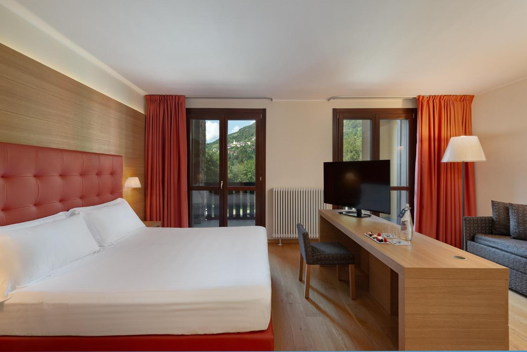 Junior Suite with Balcony